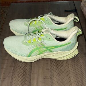 Asics Novablast Mens 10.5 Green